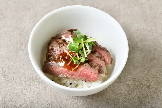 牛肉の網焼丼 生姜風味