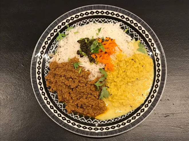 カレー二種盛り+副菜レギュラー（米200ｇ）1,301円