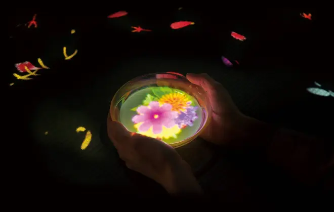 小さきものの中にある無限の宇宙に咲く花々