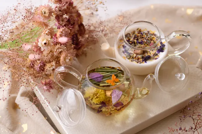 Autumn flower herb tea（オータムフラワーハーブティー）とRoyal flower milk tea（ロイヤルフラワーミルクティー）