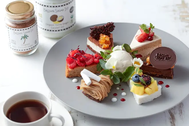 Brown Sugar 1st. Collaboration Cake Set