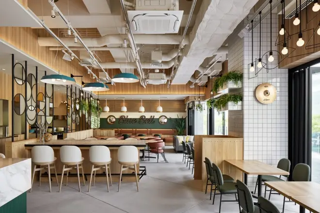 ALL DAY CAFE&DINING “The Blue Bell”