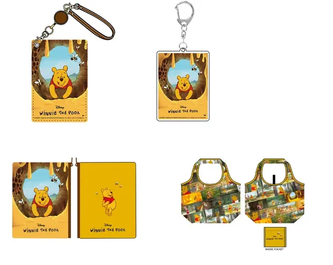 合皮パスケース、アクリルキーホルダー、しぼ合皮フラットポーチ、くるくるエコバッグ(c) Disney. Based on the 
