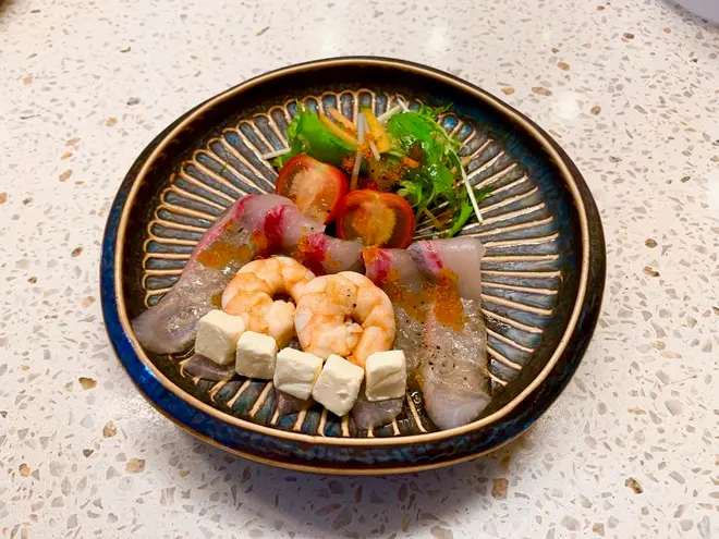 「ささしぐれ 築地玉寿司」海鮮カルパッチョ 1,296円（税込）
