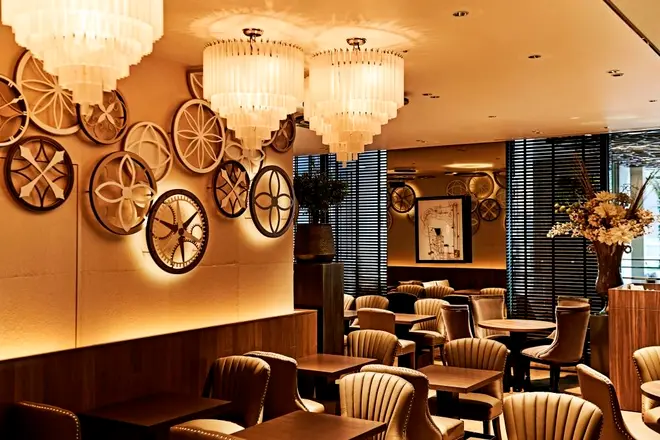 Cafe ＆ Dining ZelkovA（カフェ＆ダイニング ゼルコヴァ）