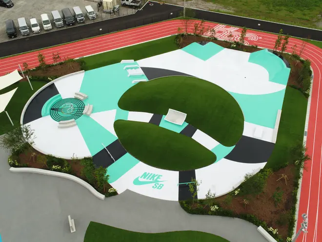 SB DUNK SKATE PLAZA