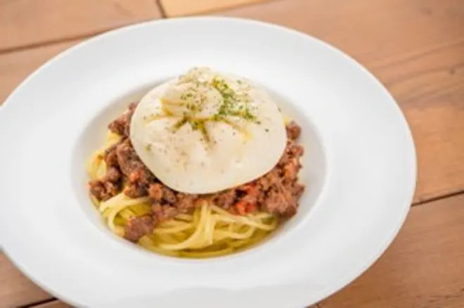 ブッラータチーズのせボロネーゼ 1,880円（税抜）