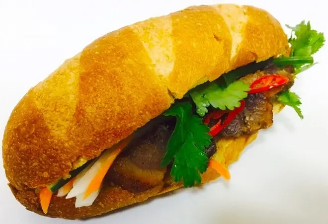 Bánh mì Xá Xíu（バインミーチャーシュー）500円（税込）※予定 