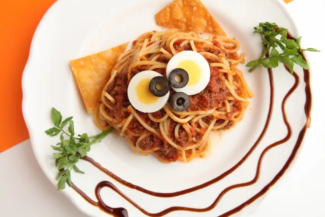 チェシャ猫のラブリースマイル トマトとモッツァレラのパスタ