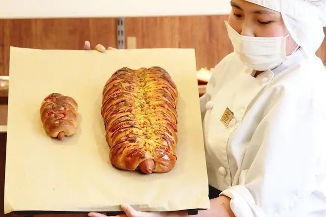 1キロを超える「メガウィンナーコルネ」