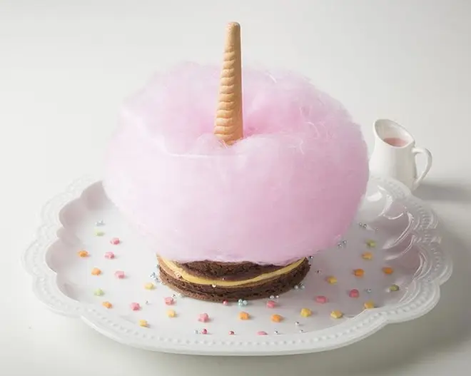 ゴロピカドンのカミナリパンケーキ　1,090円（税抜）