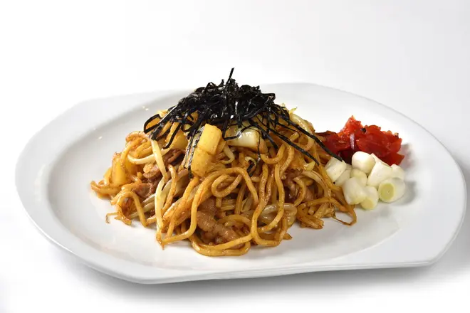 全国ご当地グルメブースメニューの一例    (ふかやカレーやきそば)