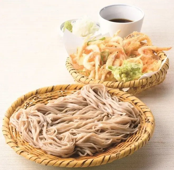 戸隠そば山故郷「京王限定白えびのかきあげざるそば」