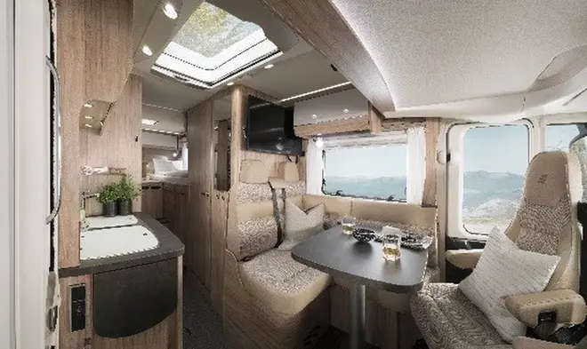 世界のトップブランド「HYMER」の新型車が日本初上陸！（RVランド）