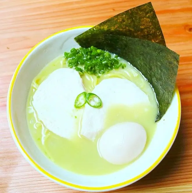 鶏白湯スパイシー青とうがらし