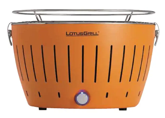無煙炭火BBQグリル「LOTUS GRILL」を使用
