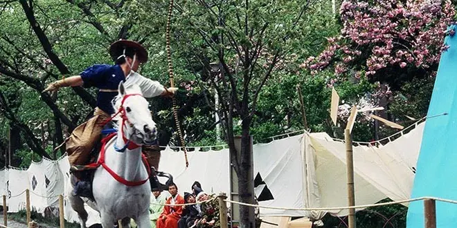 江戸のグルメと桜と流鏑馬と！　海外からのお客様のアテンドにもおすすめ。春の一泊旅！