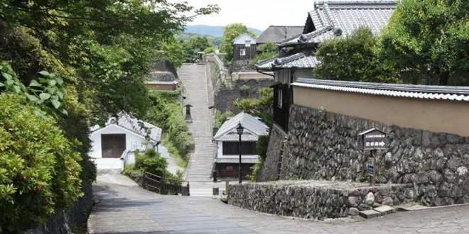 ゆるりたび。坂の美しい城下町を散策、杵築市
