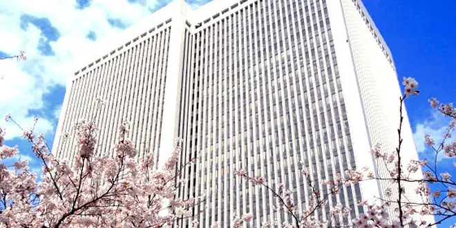 赤坂　桜坂でお花見　アークヒルズ桜まつり