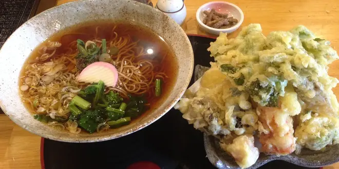 山盛りの野菜天ぷらにあなたも絶対笑顔になる♡