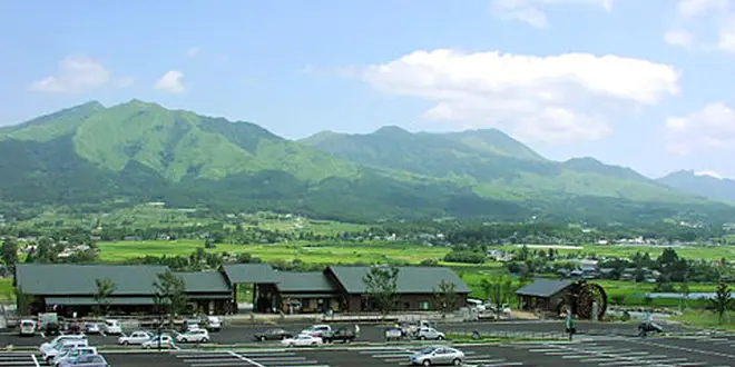 【鉄板コース】阿蘇カルデラ南北縦断へ。絶景堪能コース+お食事＆カフェスポット【熊本県】