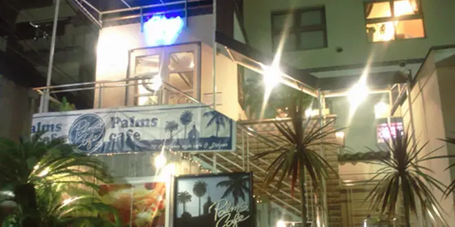 パームスカフェ自由が丘店でふわとろオムライス