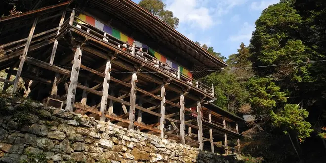 隠れた名所！美濃の舞台、日龍峰寺