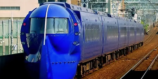”子供が主役”鉄仮面電車ラピートに乗る！
