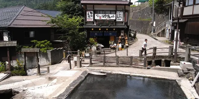 善光寺参り後は別所温泉、それとも野沢温泉？