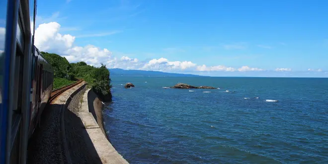 2泊3日で１都９県「日本海を見る旅」。ローカル列車でめぐります。ぜひ、みなさんにもこの感動を。