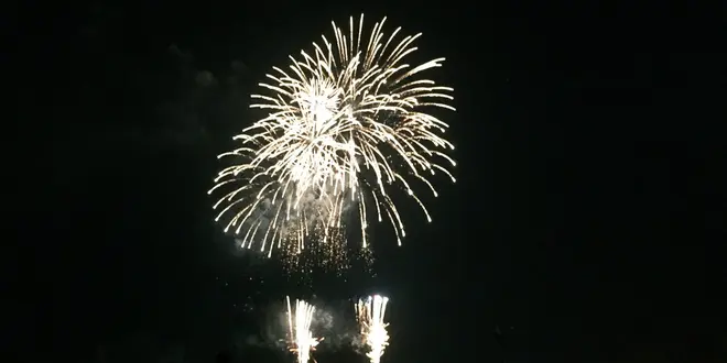 激烈に穴場の花火大会は大磯です。海水浴と花火をセットで快適に！