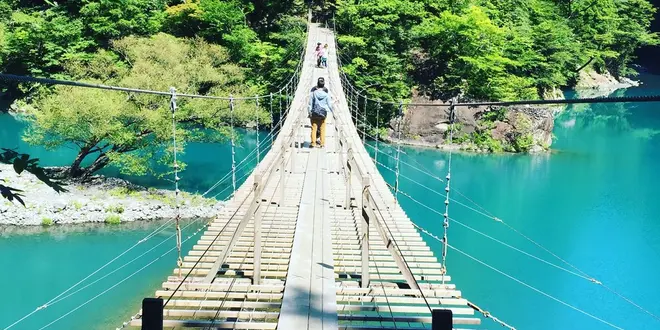 SL・トロッコ列車で行く絶景の青碧   感動の一泊二日