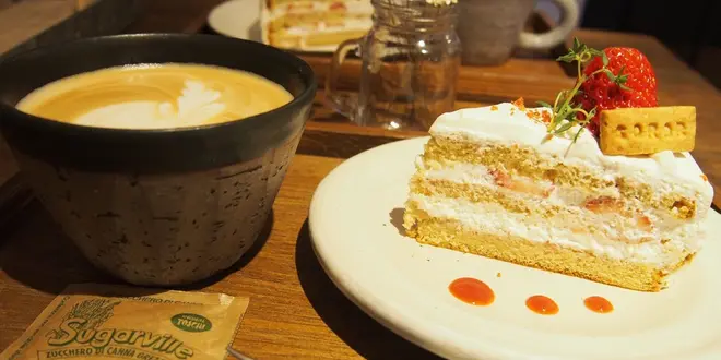 Cafeめぐり♡ 〜苺のデザートが食べたい編🍓〜