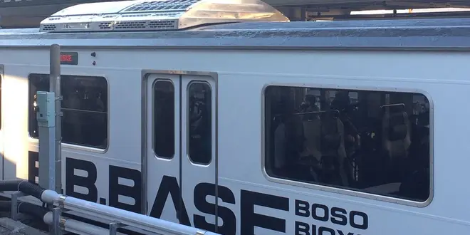 房総 自転車列車 初登場です・両国駅 臨時ホーム に初めて お目見えで 感激🎉