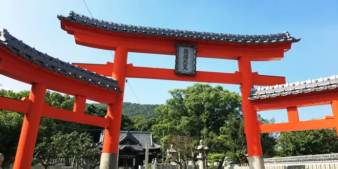 高松で赤い三ツ鳥居！とうどん旅。富士山🗻を空からお届けします✨