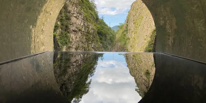 清津峡渓谷トンネルからのアートの越後湯沢！
