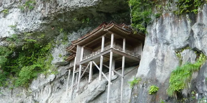 日本三大珍建築の投入堂はそれはそれはすごいところです！