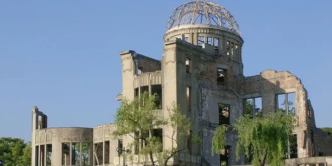 異質で孤高な存在感。一度は行くべし。原爆ドームと平和記念資料館