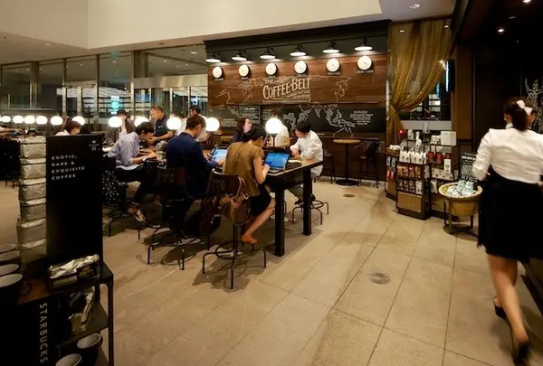 スターバックスコーヒー六本木ヒルズウエストウォークラウンジ店