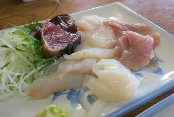 新鮮刺身をお忘れなく
