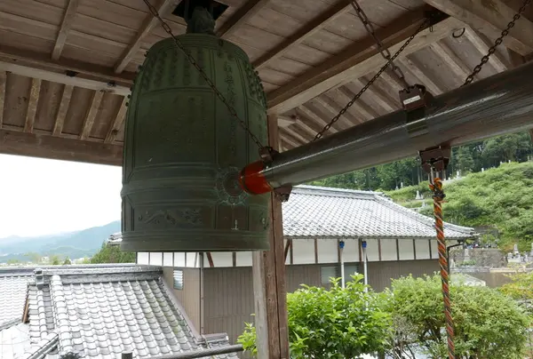 鐘を撞ける所は撞いておきます