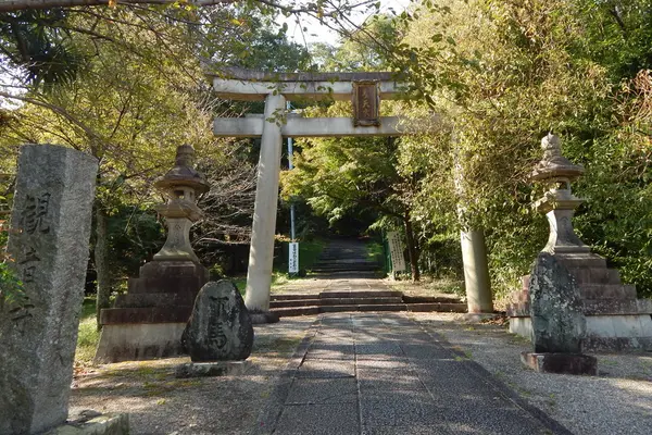 石造りの大鳥居