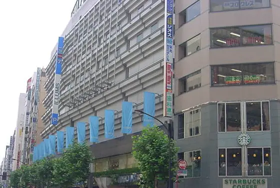 西武池袋で無印良品のある場所には、かつて美術館がありました