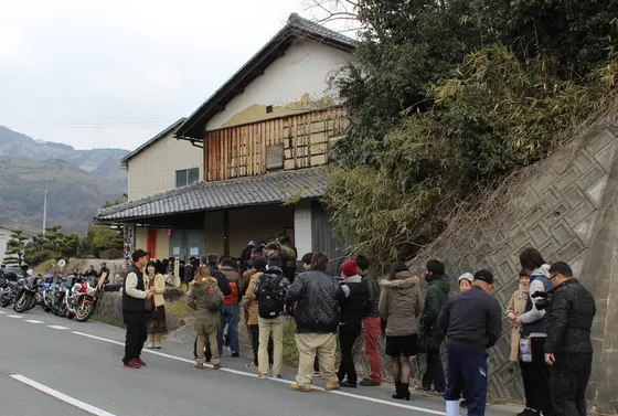 開店前から行列！！！