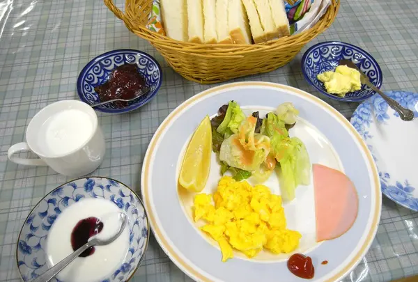 朝食です