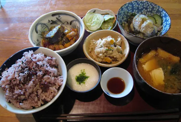 心と体に栄養を「おからはうす」