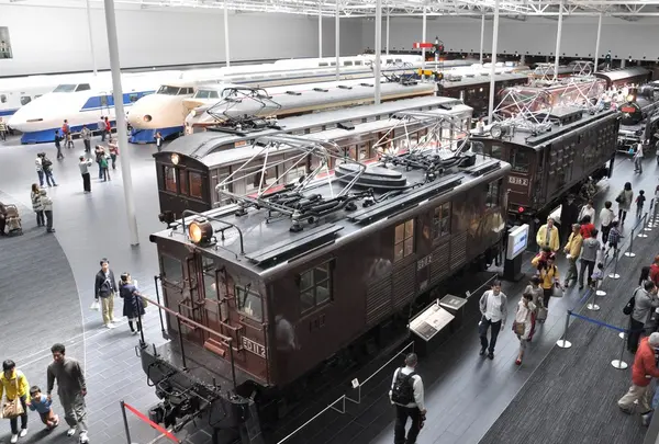 意外に豊富な展示車両数が