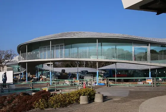 ８月には、獅子の霊巌展望台に「高松市屋島山上交流拠点施設」がオープン予定との事