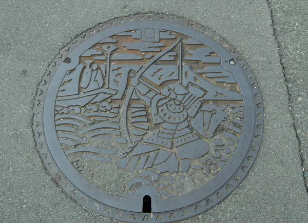 ここで、ご当地マンホール（笑）
