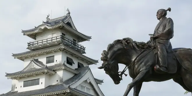 今治城と今治B級グルメ、第52番から始める四国巡礼の旅